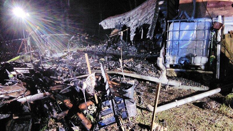 Gartenhütte in Bergheim in Vollbrand