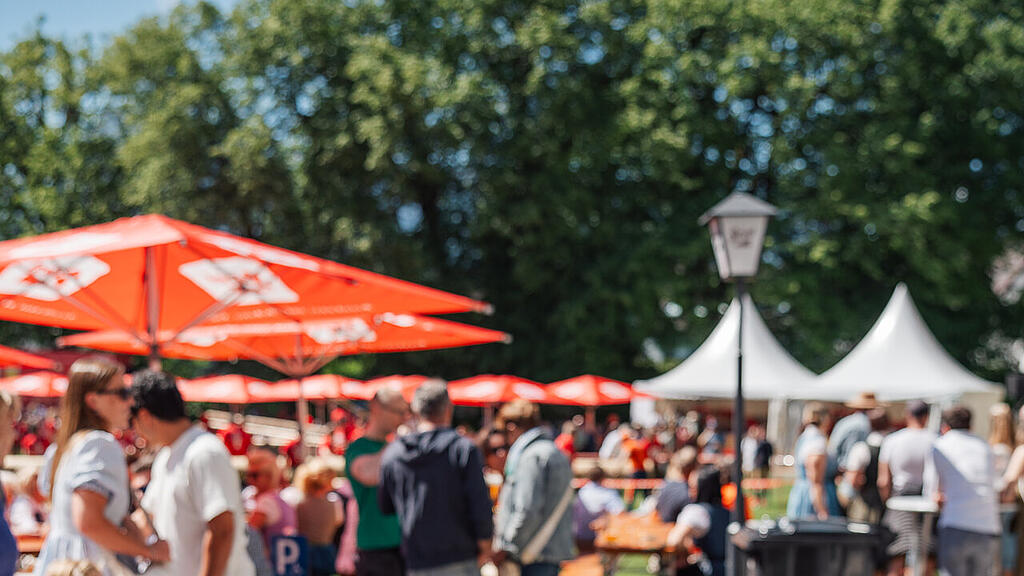 Maibaumaufstellen Stiegl-Brauwelt