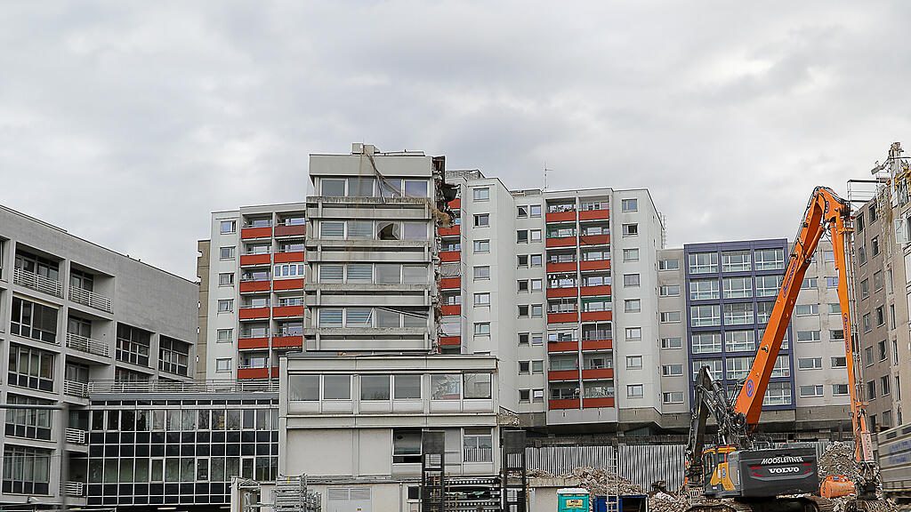 Abrissarbeiten für Landesdienstleistungszentrum