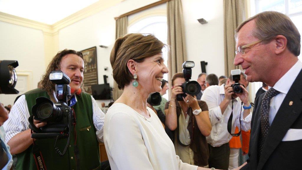 Neue Landesregierung angelobt, II