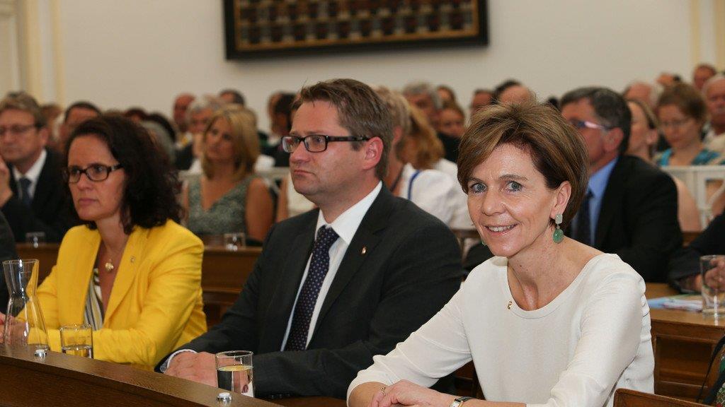 Neue Landesregierung angelobt, III
