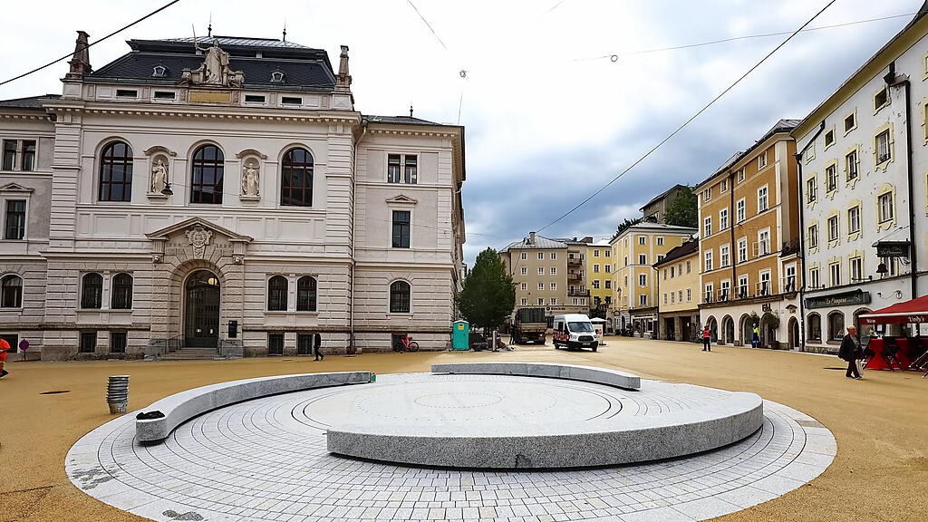 Kajetanerplatz Asphaltierungsarbeiten Endspurt