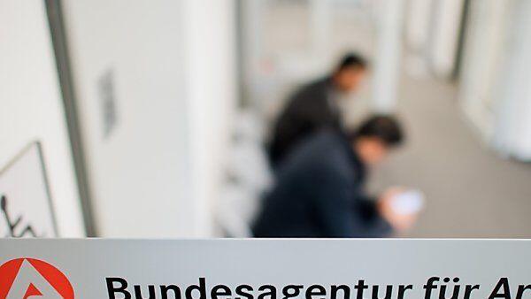 Für 2016 wird mit einer leicht steigender Arbeitslosigkeit gerechnet