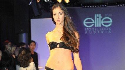 Elite Model Casting im Chaya Fuera