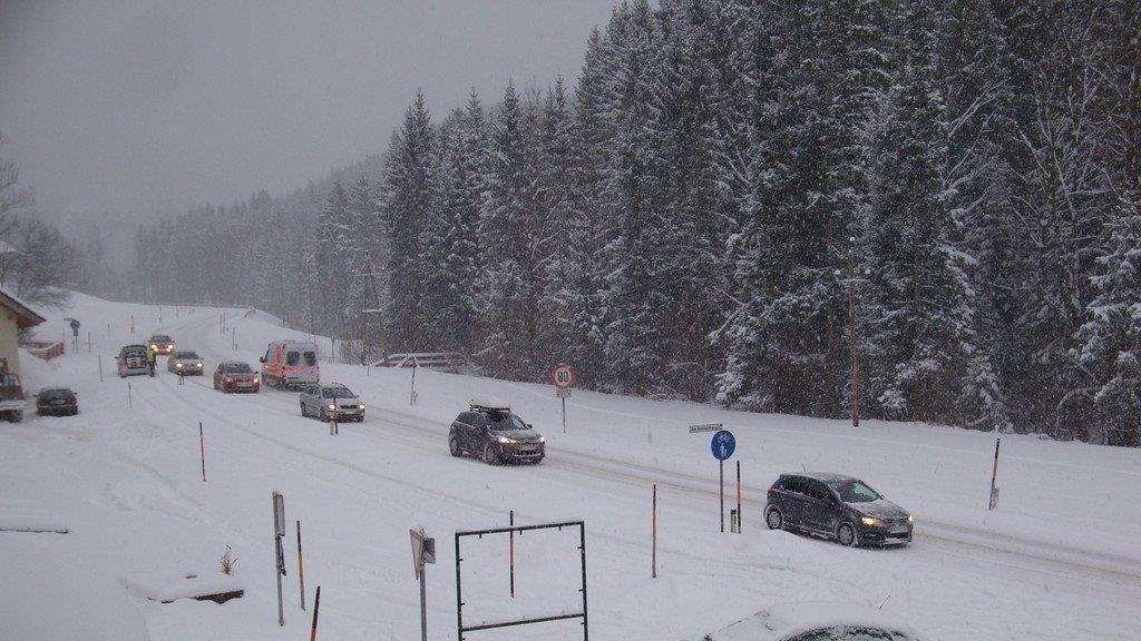 Schnee: Crash in Ebenau