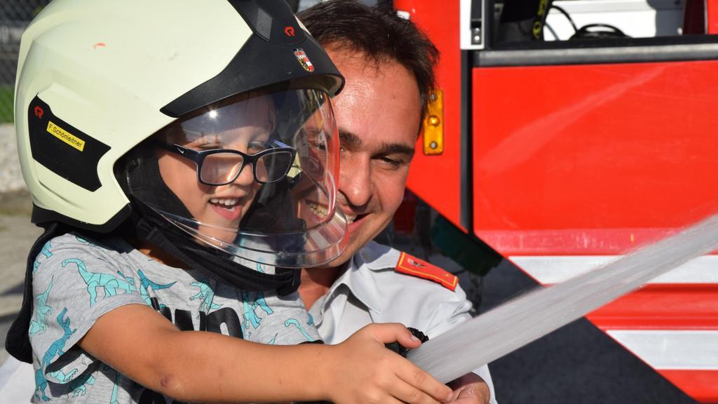Kinderträume: Matthias bei der Feuerwehr