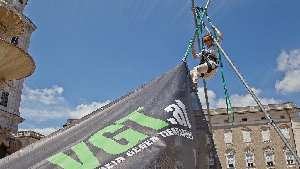 VGT protestiert am Residenzplatz gegen Gatterjagd
