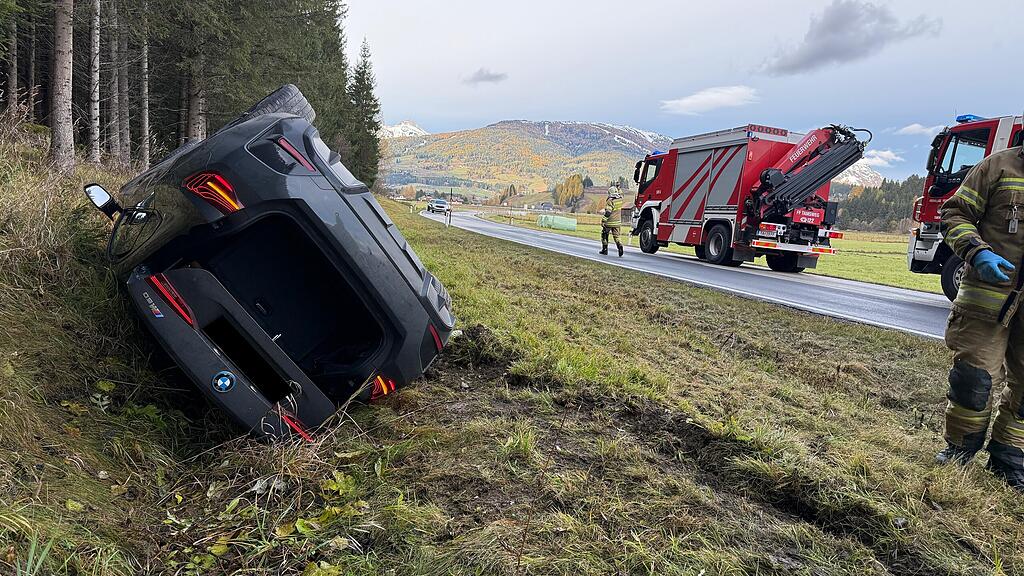 Schwerer Unfall mit E-Auto in St. Andrä im Lunagu