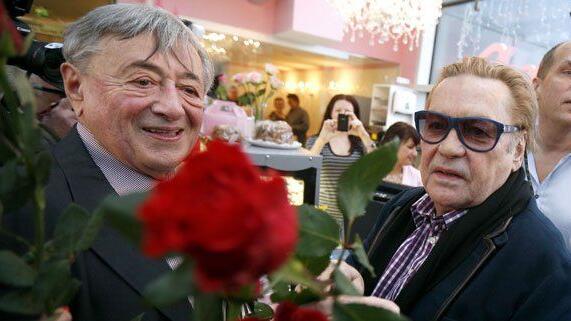 Rote Rosen gab es am Samstag für die Fans von Helmut Berger.