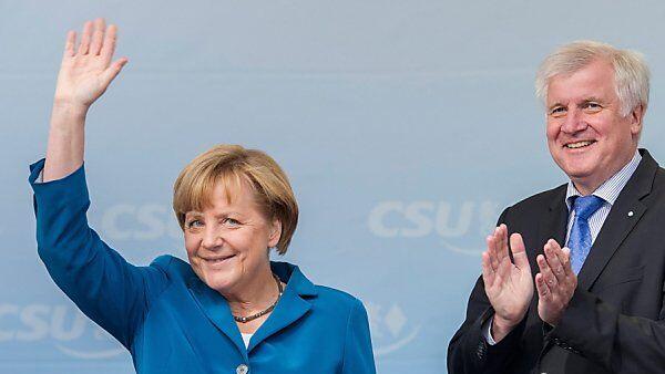 Merkel mit Ministerpräsident Seehofer