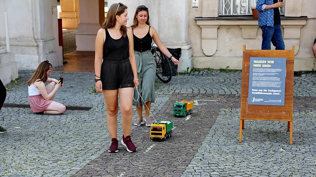 20220520_fmt_Lärm_Aktion_gegen_den_Ausbau_der_Mönchsberggarage_KJ006.JPG