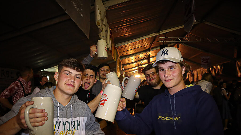 Maifest Stra\u00dfwalchen