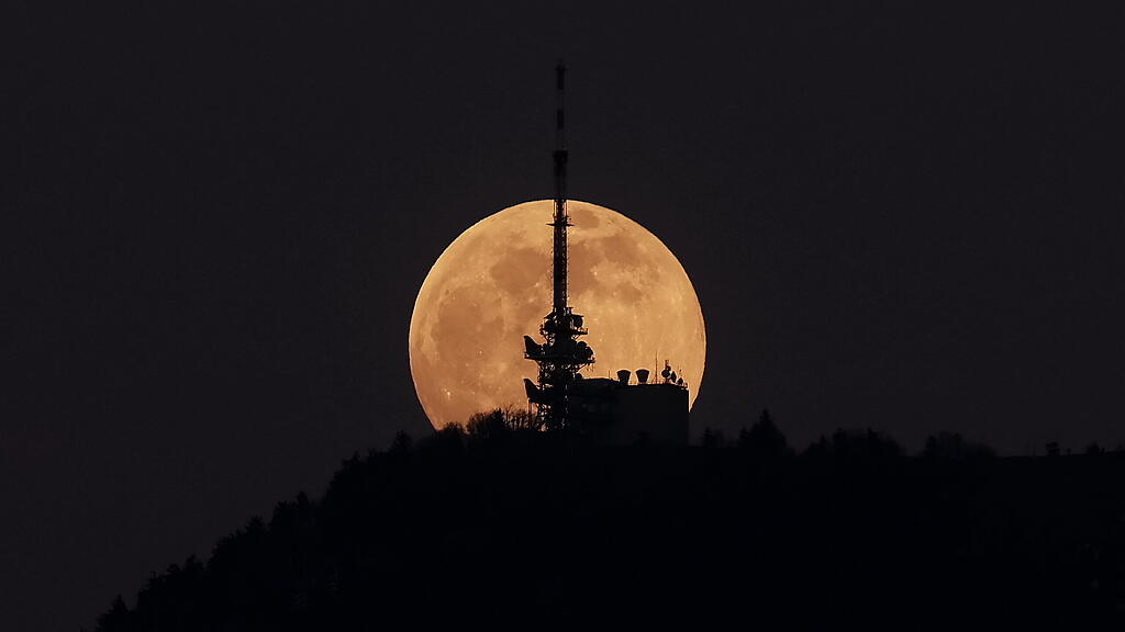 Supermond in Salzburg am 26. April 2021