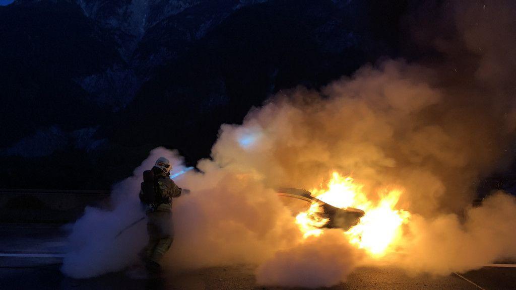 Pkw-Brand auf der A10