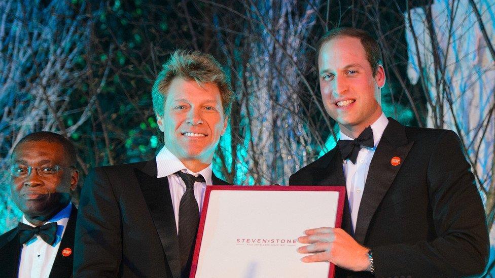 Taylor Swift, Jon Bon Jovi und Prinz William mit "Living On A Prayer"