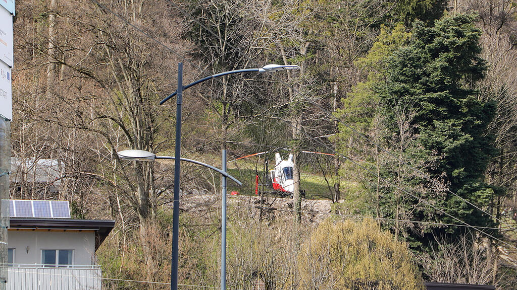 Baumfällungen per Hubschrauber am Kapuzinerberg
