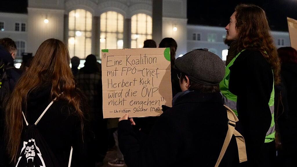 Demo gegen Blau-Schwarz, Salzburg