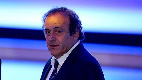 Michel Platini beugt sich Blatters Übermacht