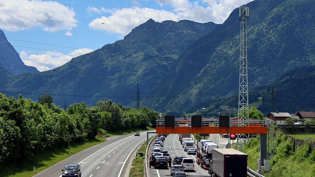 Stau am Pfingstsamstag in Salzburg II