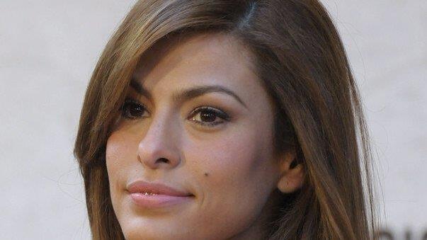 Eva Mendes' Wallemähne
