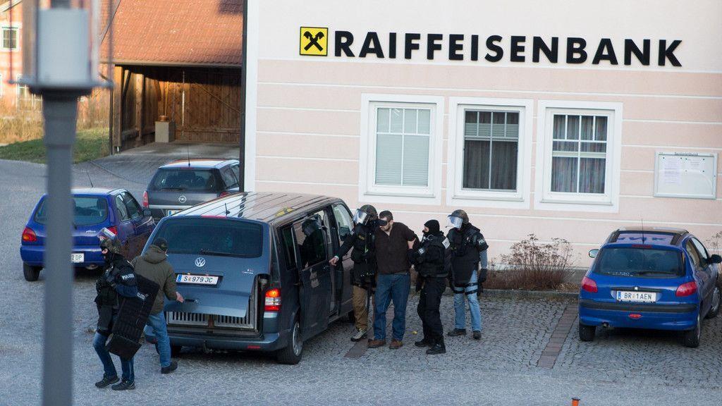 Moosdorf: Verwirrter Bankräuber wird festgenommen