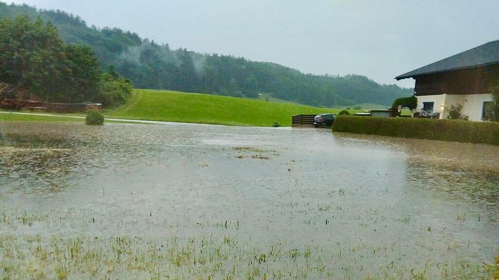 Mure auf Kienbergwand Landesstraße zwischen St. Gilgen und Oberwang