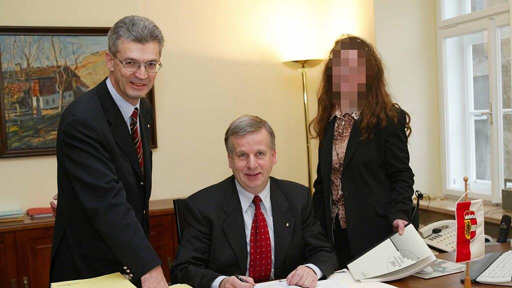 Im Bild v.l.: Hofrat Eduard Paulus, der damalige Landeshauptmannstellvertreter Wolfgang Eisl, Referatsleiterin Frau R.
