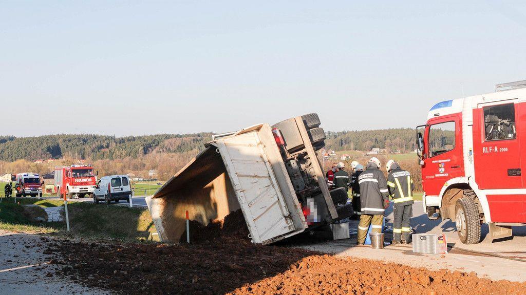 Lkw-Unfall in Moosbach bei Mauerkirchen