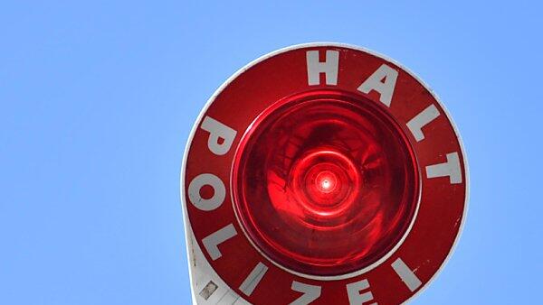 Polizei stoppte zwei Raser