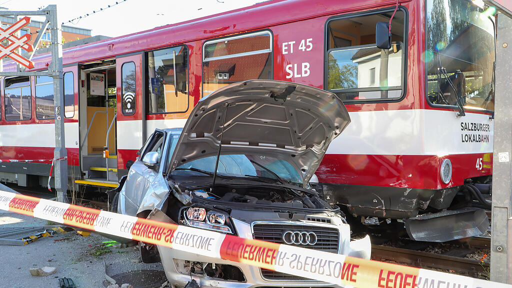 Lokalbahn contra Pkw in Salzburg-Itzling