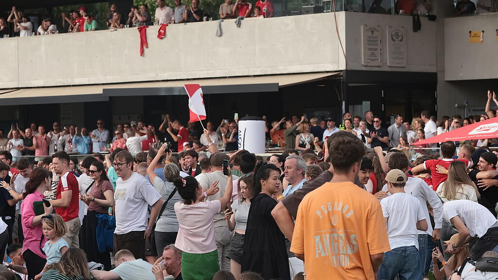 Public Viewing in Salzburg: Österreich vs. Polen