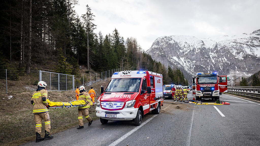 Unfall auf A10 beim Tauerntunnel II