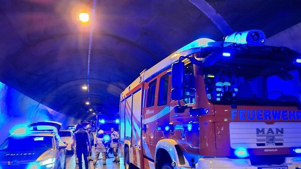 Zwei Verletzte bei Unfall im Umfahrungstunnel Henndorf