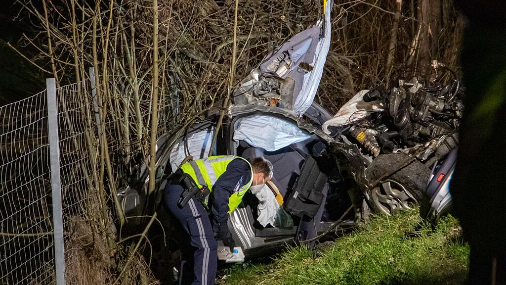 Drei Tote bei Crash nahe Anthering