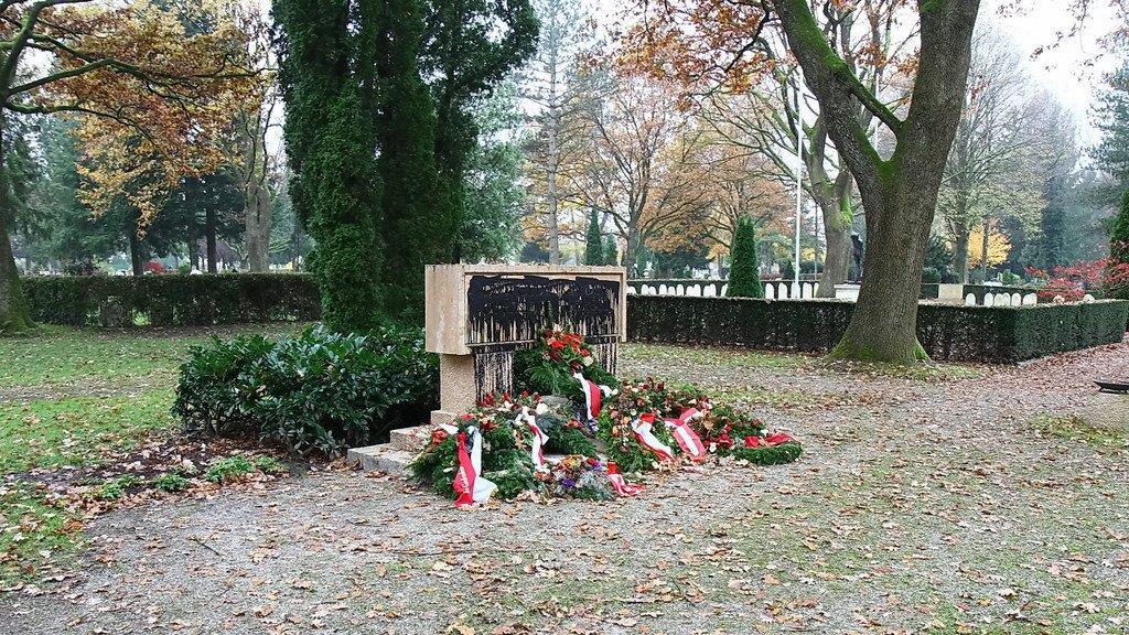 Denkmal am Kommunalfriedhof geschändet