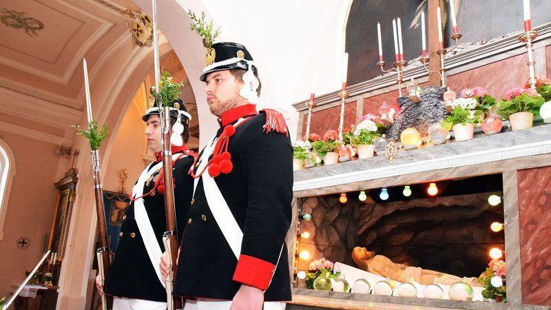Traditionelle Grabwache in Grödig