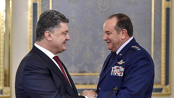 US-General Breedlove mit Präsident Poroschenko