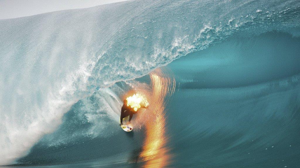 Surfer in Flammen