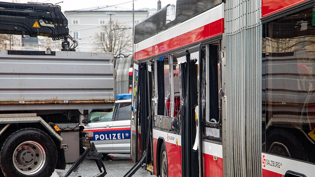 Unfall Mirabellplatz Bus gegen Lkw