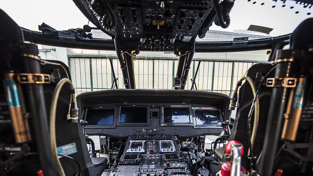 HANDOUT  BUNDESHEER ERSTE MODIFIZIERTE BLACK HAWK AUS DEN USA ZURÜCK =.jpg