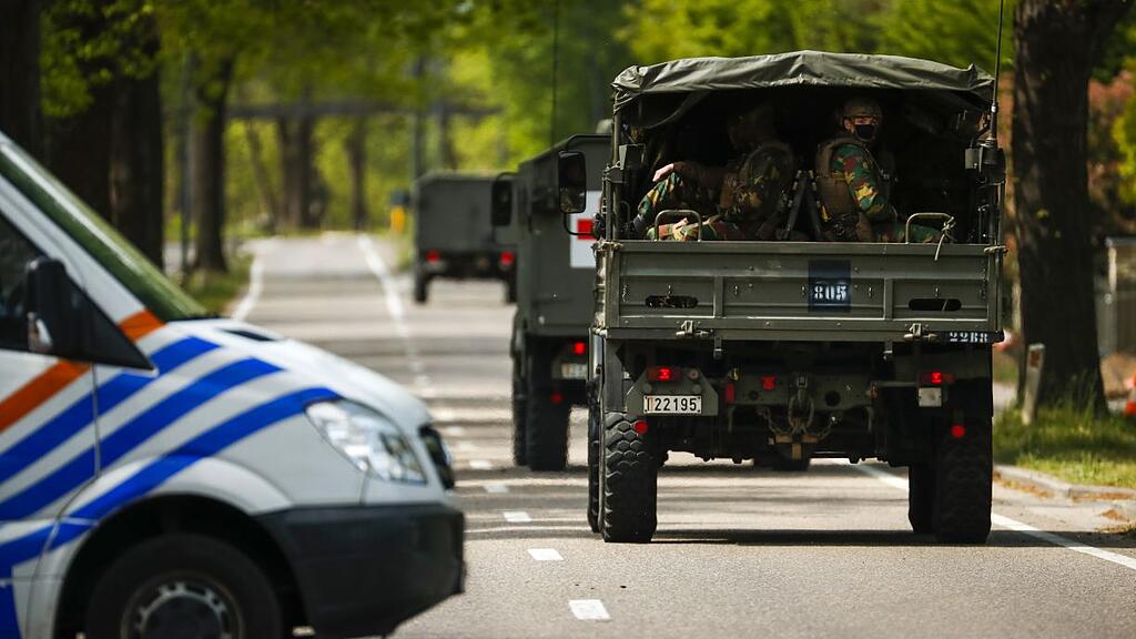 Belgien jagt bewaffneten Soldaten