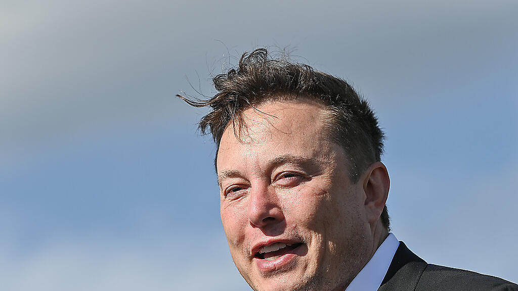 Tesla-Chef Musk macht erneut Aktien zu Geld