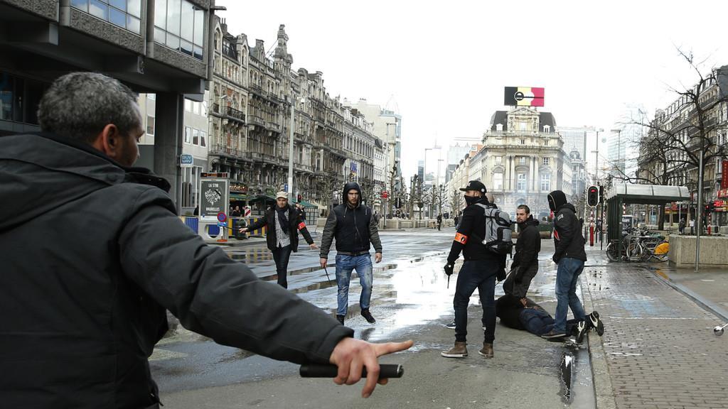 Hooligans randalieren in Brüssel