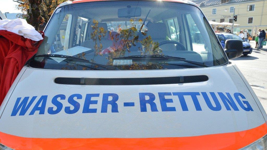 Übung der Wasserrettung, II