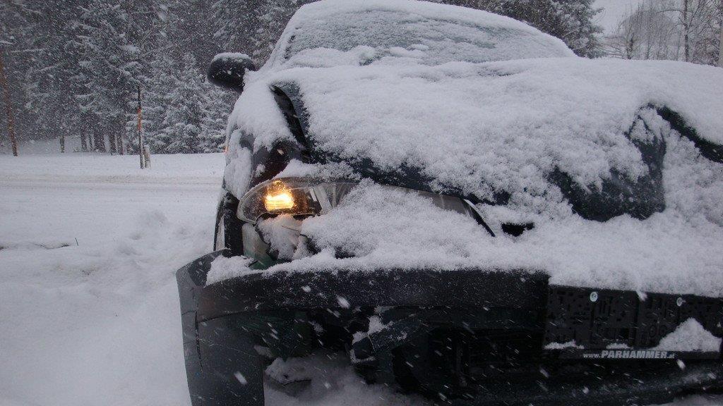 Schnee: Crash in Ebenau