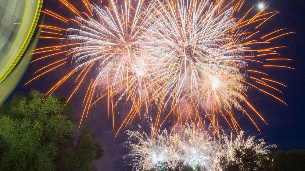 42. Dult: Feuerwerk am Freitag, I