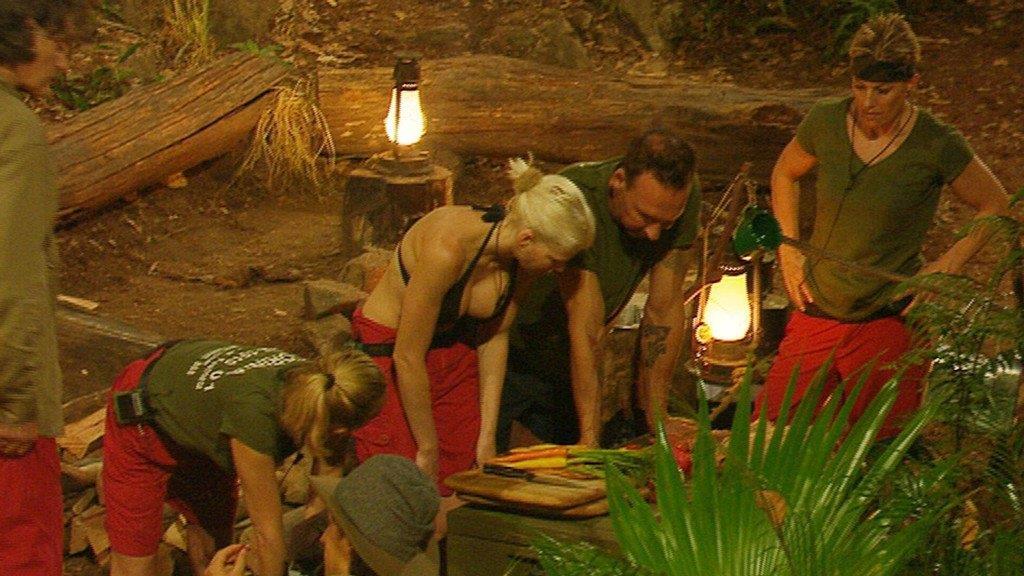 Dschungelcamp Tag 6: Larissa und Winfried in der Prüfung