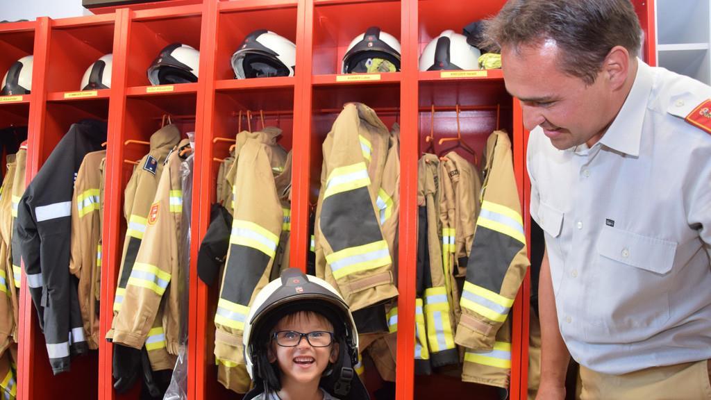 Kinderträume: Matthias bei der Feuerwehr