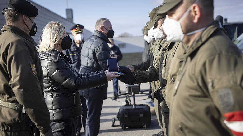 Tanner belobigt Soldaten