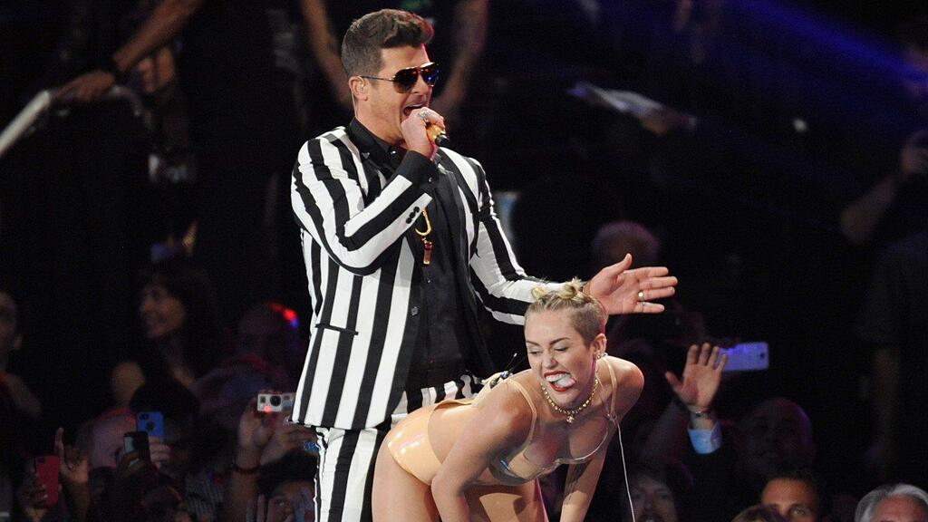 Robin Thicke plaudert es aus.